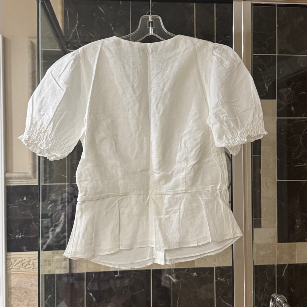 Banana Republic White V-Neck Puff Sleeve Button Blouse - Picture 2 of 3